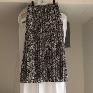 Pleated high waist skirt